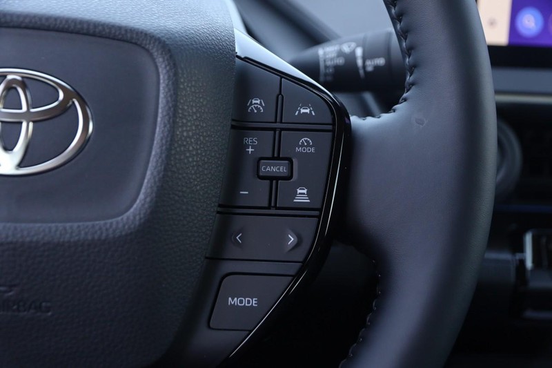 Toyota Prius Vehicle Image 13