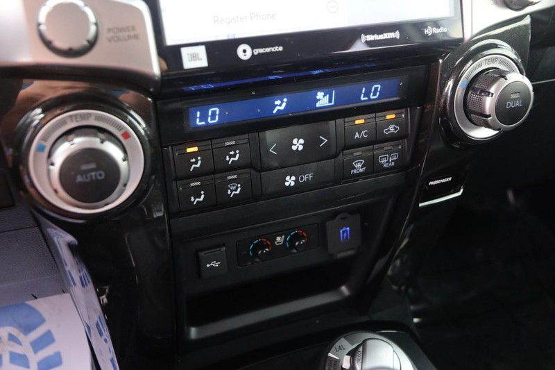 Toyota 4Runner Vehicle Image 18
