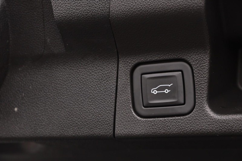 GMC Acadia Vehicle Image 08
