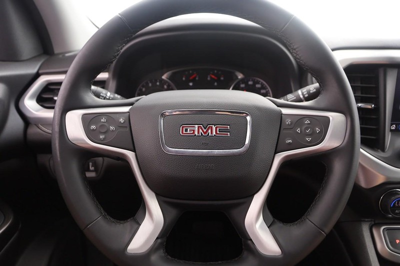 GMC Acadia Vehicle Image 09