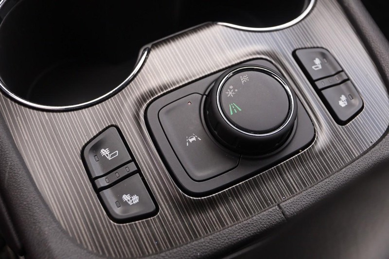GMC Acadia Vehicle Image 17