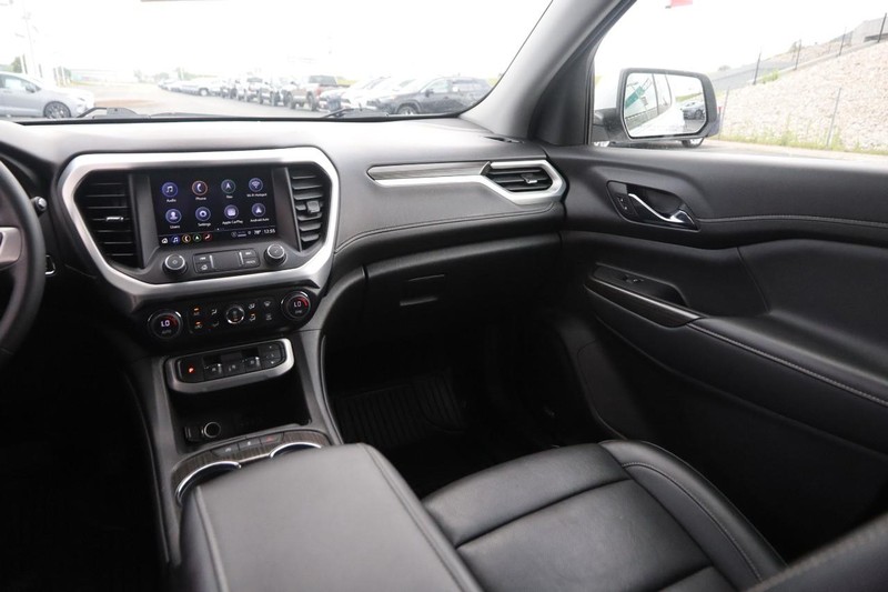GMC Acadia Vehicle Image 25