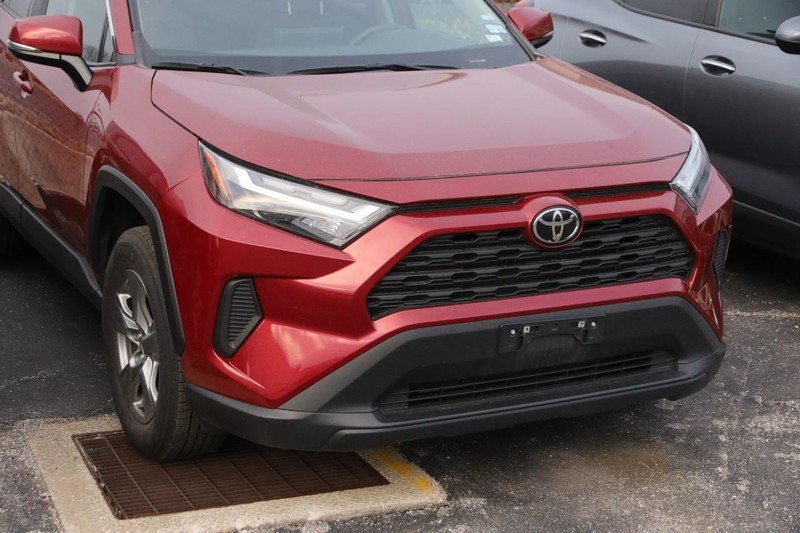 Toyota RAV4 Vehicle Image 02
