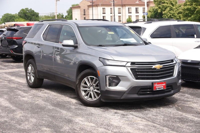 Chevrolet Traverse Vehicle Image 02