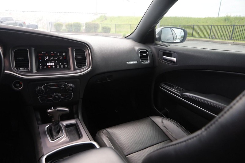 Dodge Charger Vehicle Image 24