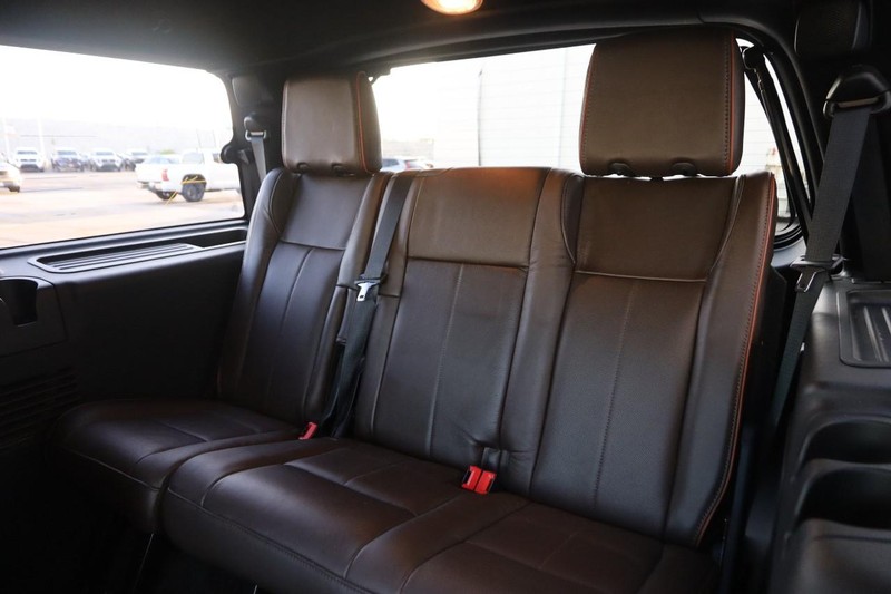 Ford Expedition Vehicle Image 11