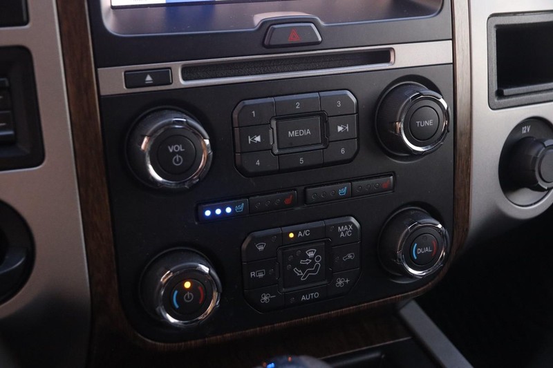 Ford Expedition Vehicle Image 19
