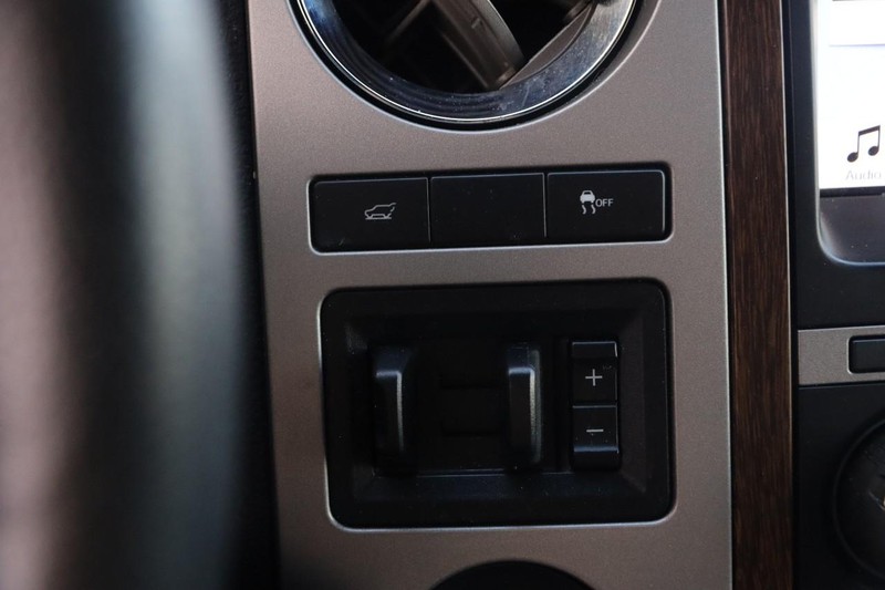 Ford Expedition Vehicle Image 20
