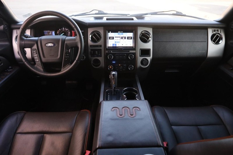 Ford Expedition Vehicle Image 21