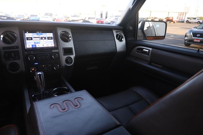 Ford Expedition Vehicle Image 25