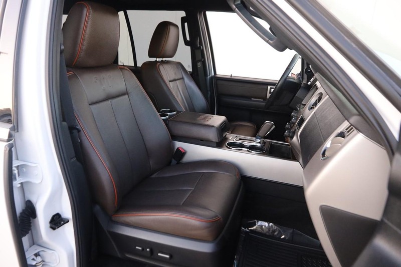 Ford Expedition Vehicle Image 26