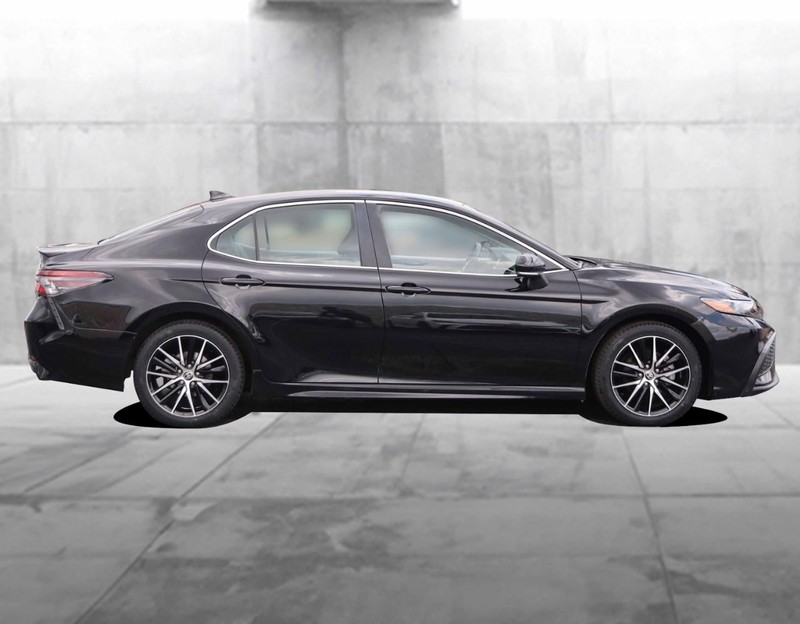 Toyota Camry Vehicle Image 05