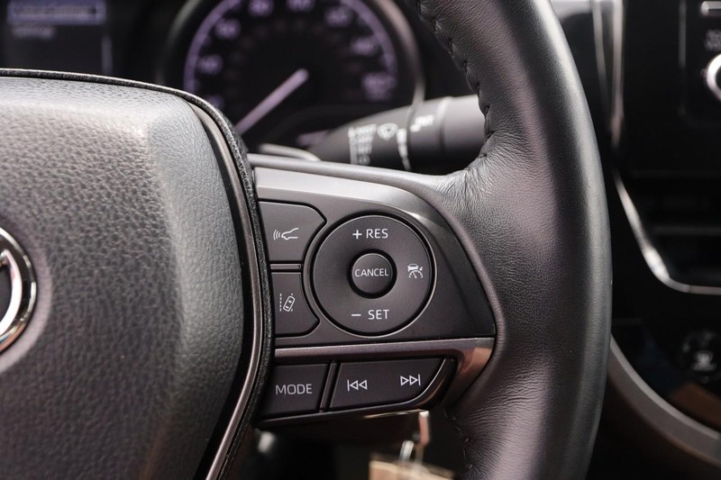 Toyota Camry Vehicle Image 12