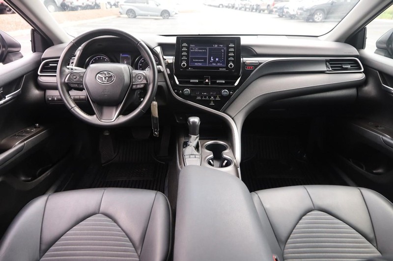 Toyota Camry Vehicle Image 19
