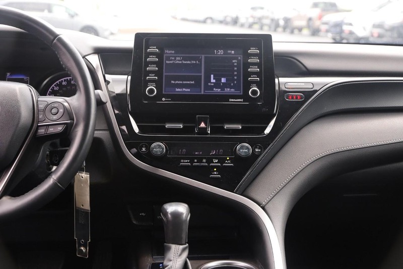 Toyota Camry Vehicle Image 22