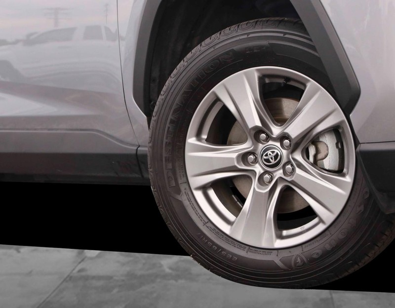 Toyota RAV4 Vehicle Image 03