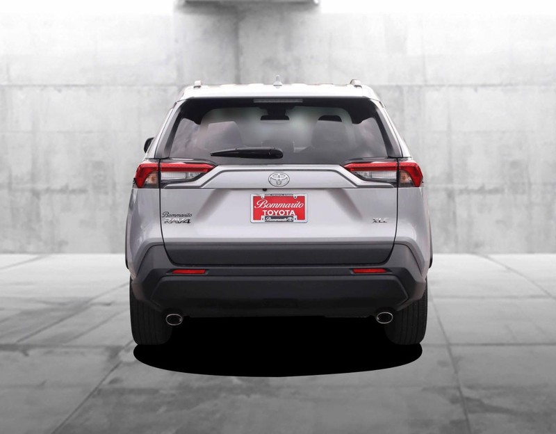 Toyota RAV4 Vehicle Image 06