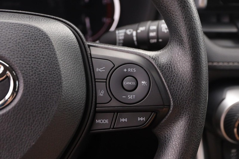 Toyota RAV4 Vehicle Image 12