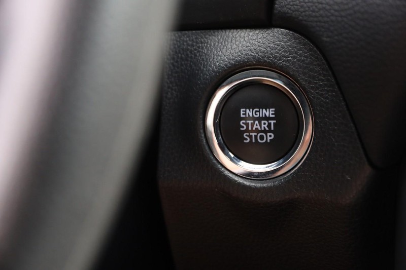 Toyota RAV4 Vehicle Image 14