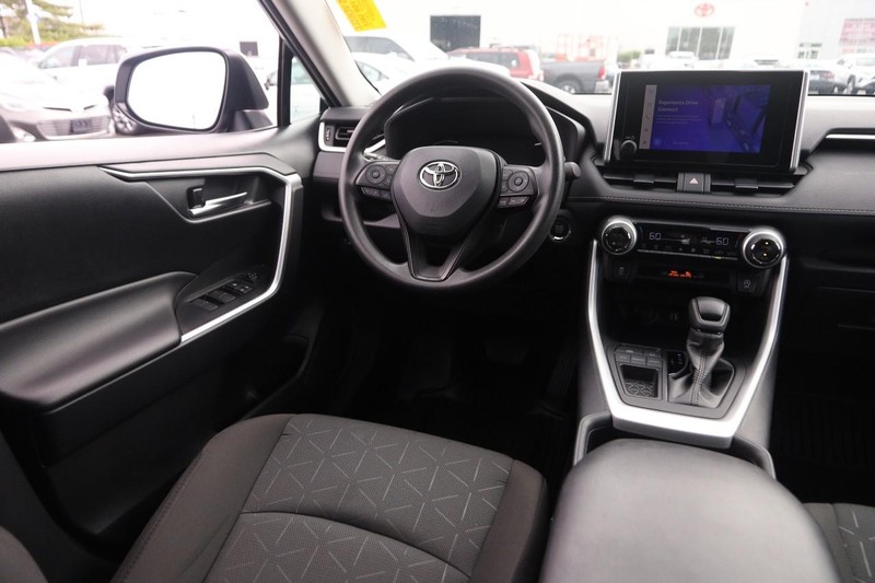 Toyota RAV4 Vehicle Image 21