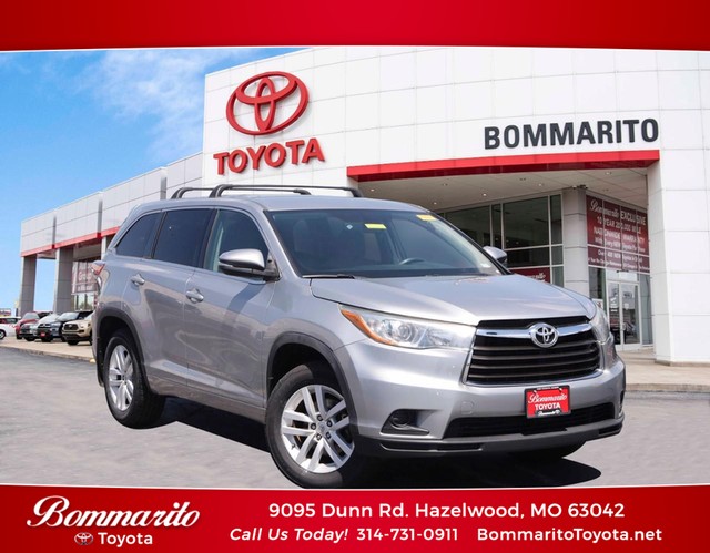 2015 Toyota Highlander   at Bommarito Toyota in Hazelwood MO