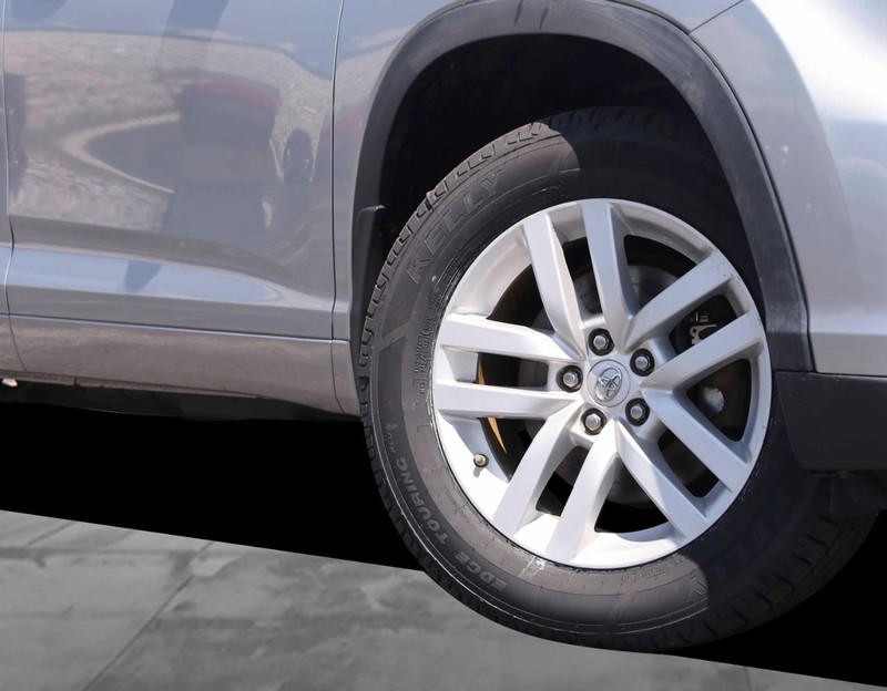 Toyota Highlander Vehicle Image 03