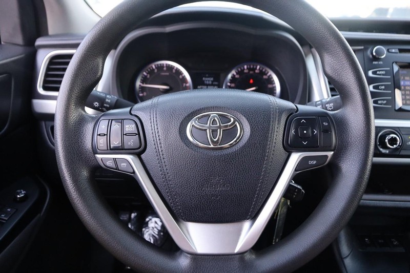 Toyota Highlander Vehicle Image 12