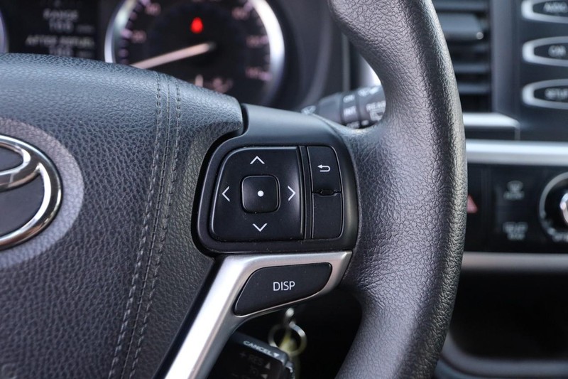 Toyota Highlander Vehicle Image 14