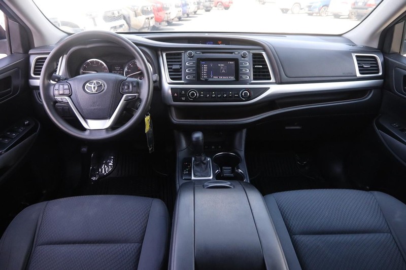 Toyota Highlander Vehicle Image 19