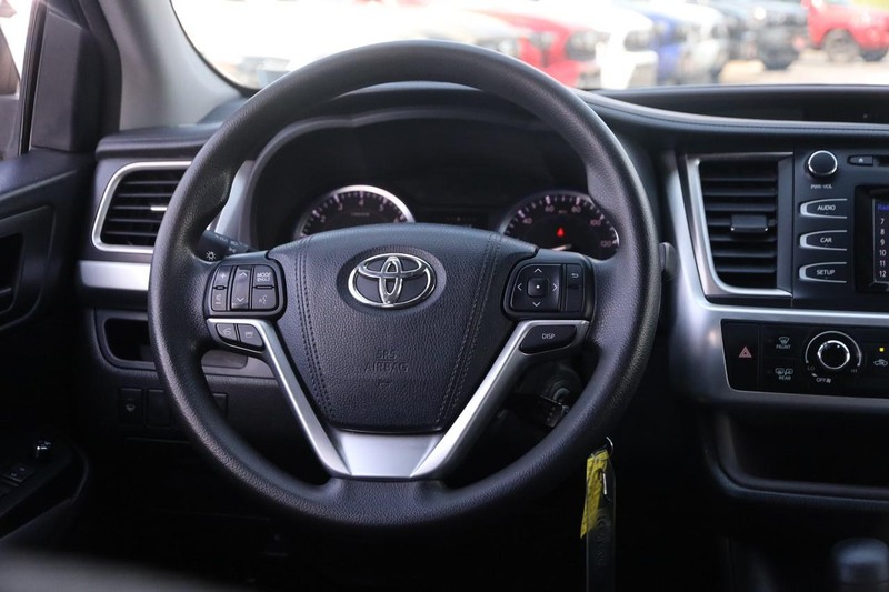 Toyota Highlander Vehicle Image 21