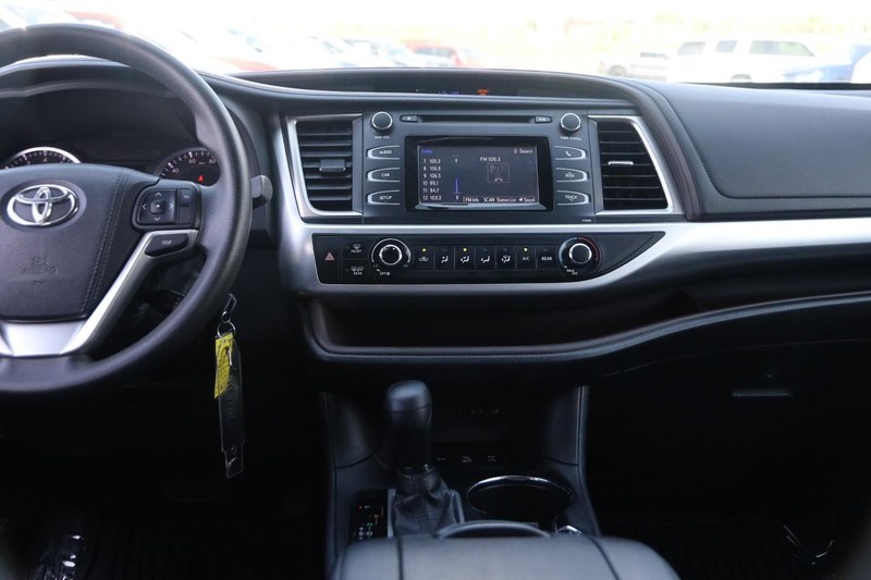 Toyota Highlander Vehicle Image 22