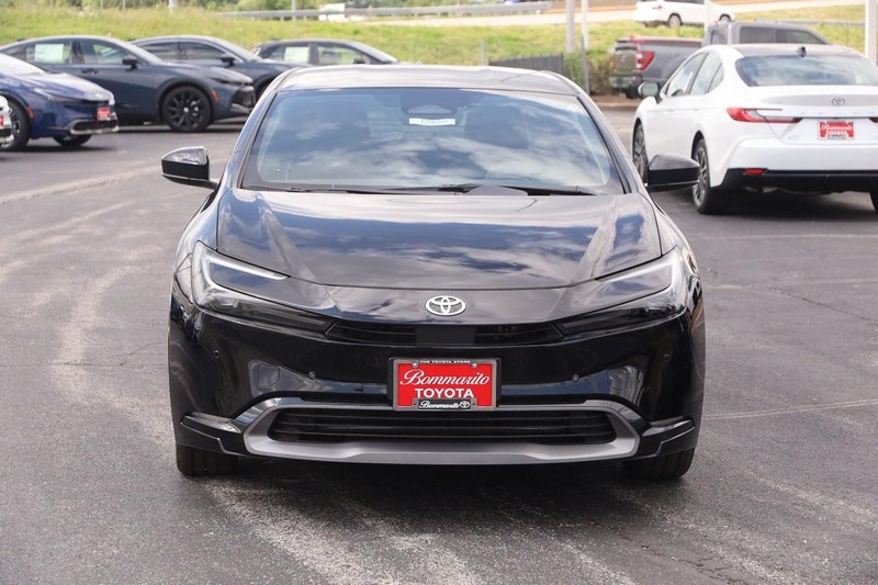 Toyota Prius Vehicle Image 04