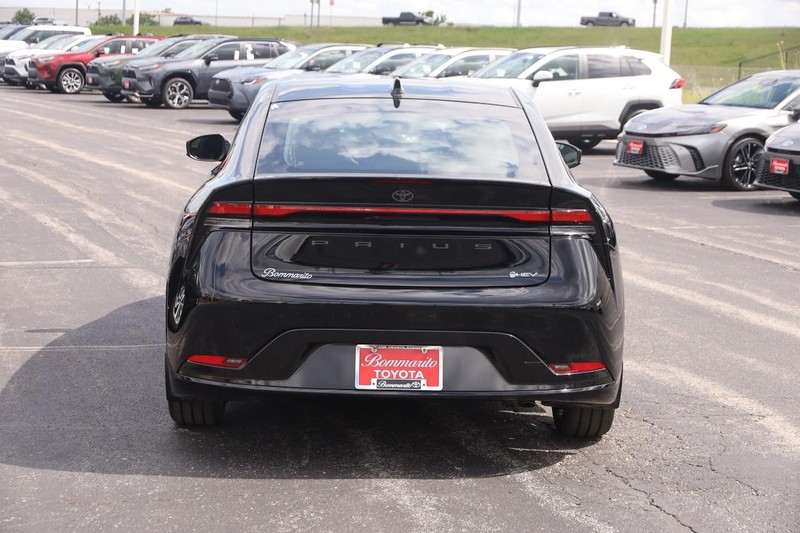 Toyota Prius Vehicle Image 06