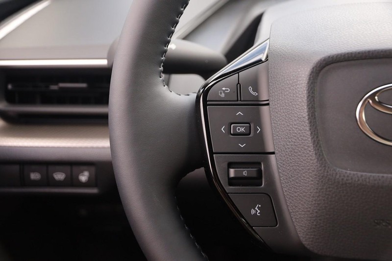 Toyota Prius Vehicle Image 11