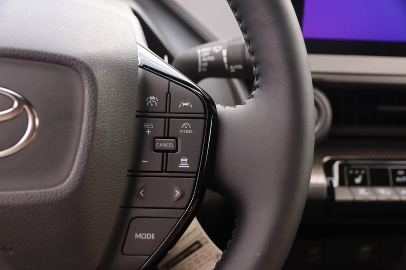 Toyota Prius Vehicle Image 12