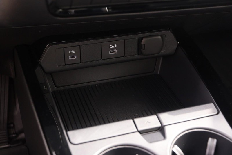 Toyota Prius Vehicle Image 18