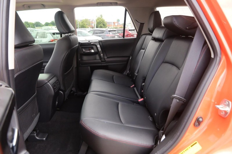 Toyota 4Runner Vehicle Image 09
