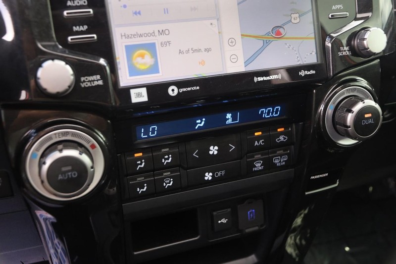 Toyota 4Runner Vehicle Image 17