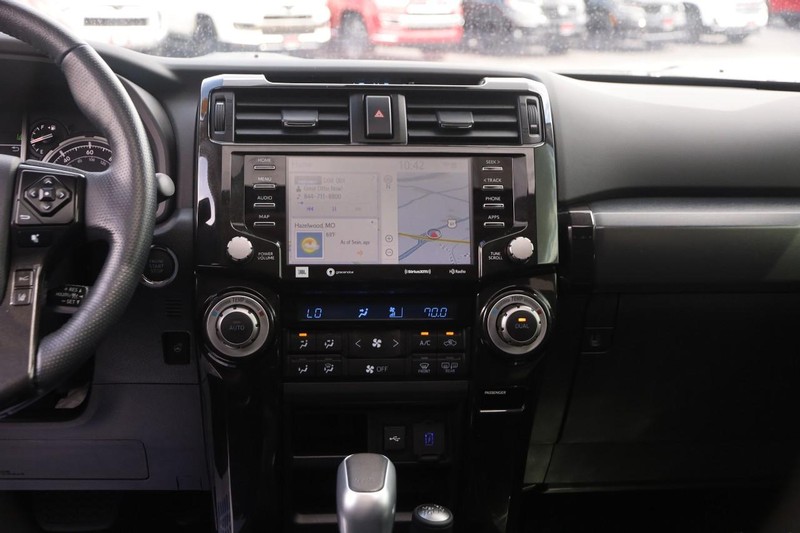 Toyota 4Runner Vehicle Image 24