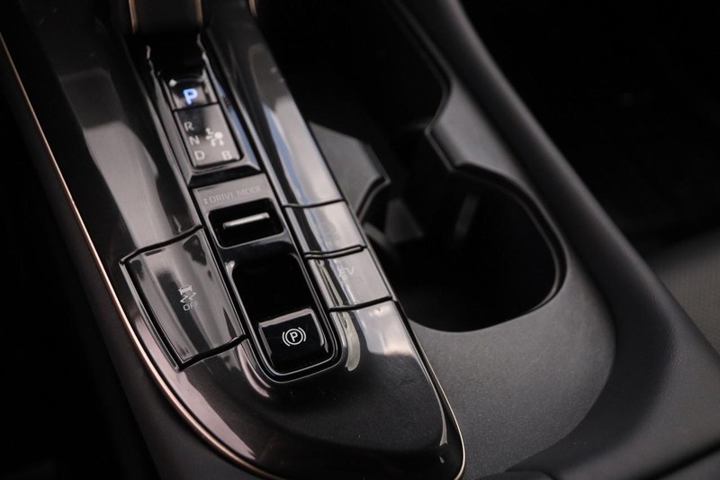 Toyota Crown Vehicle Image 20