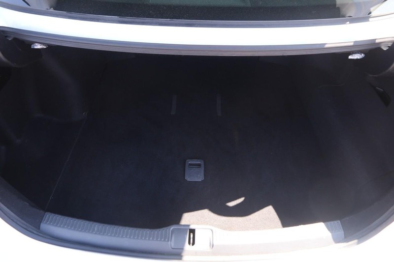 Toyota Crown Vehicle Image 07