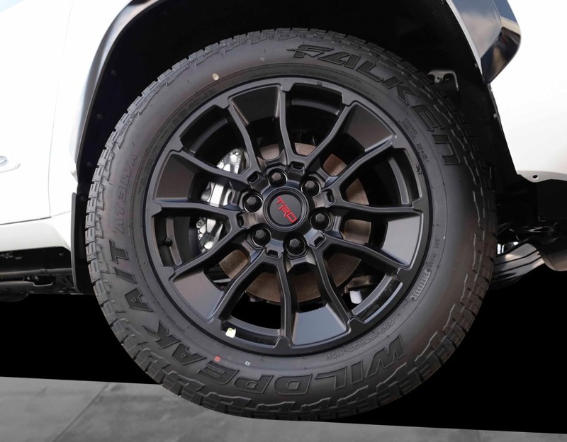Toyota Tundra 4WD Vehicle Image 03