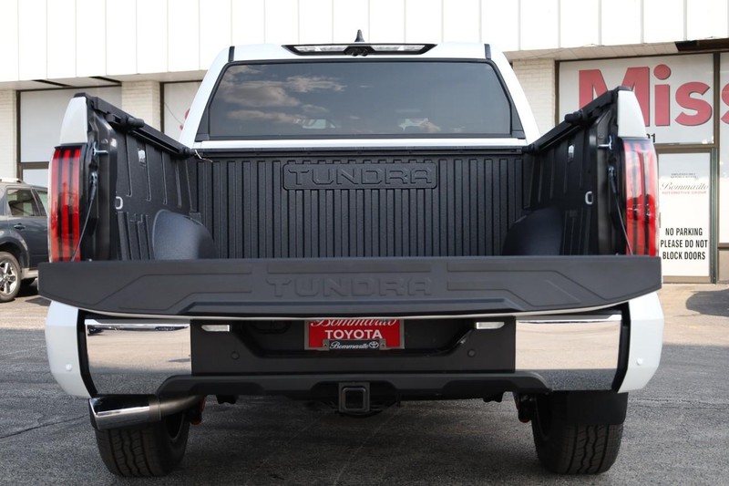 Toyota Tundra 4WD Vehicle Image 07