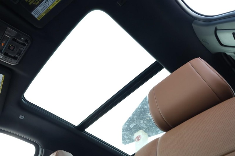 Toyota Tundra 4WD Vehicle Image 09