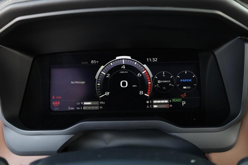 Toyota Tundra 4WD Vehicle Image 12