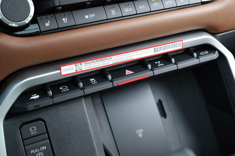 Toyota Tundra 4WD Vehicle Image 16