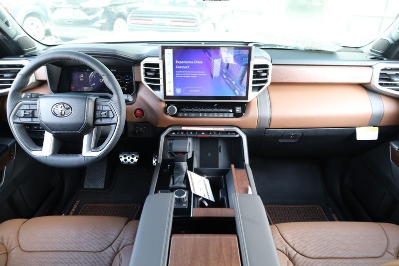 Toyota Tundra 4WD Vehicle Image 25