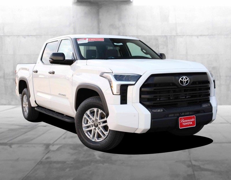 Toyota Tundra 4WD Vehicle Image 02