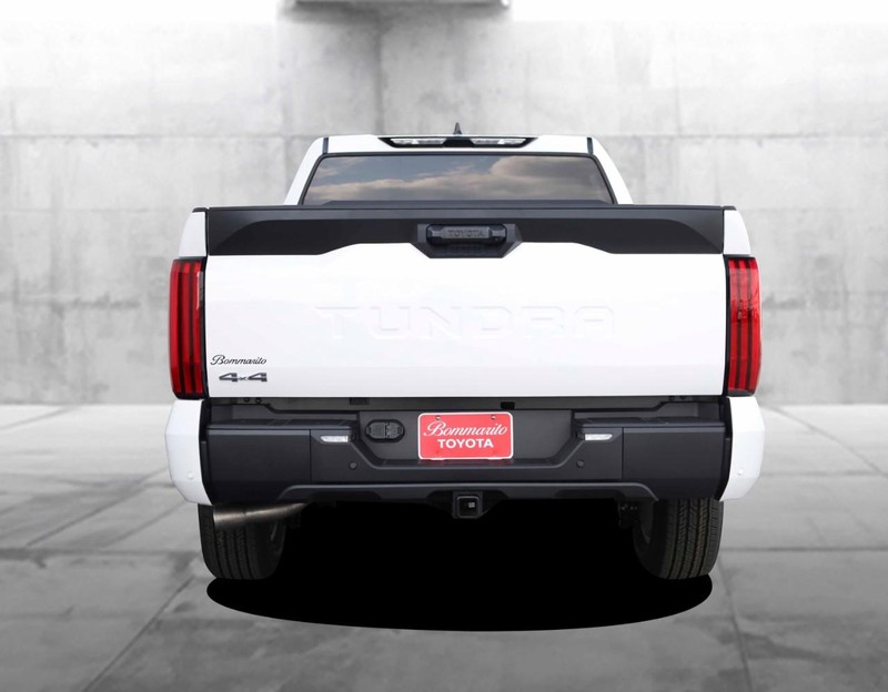 Toyota Tundra 4WD Vehicle Image 06