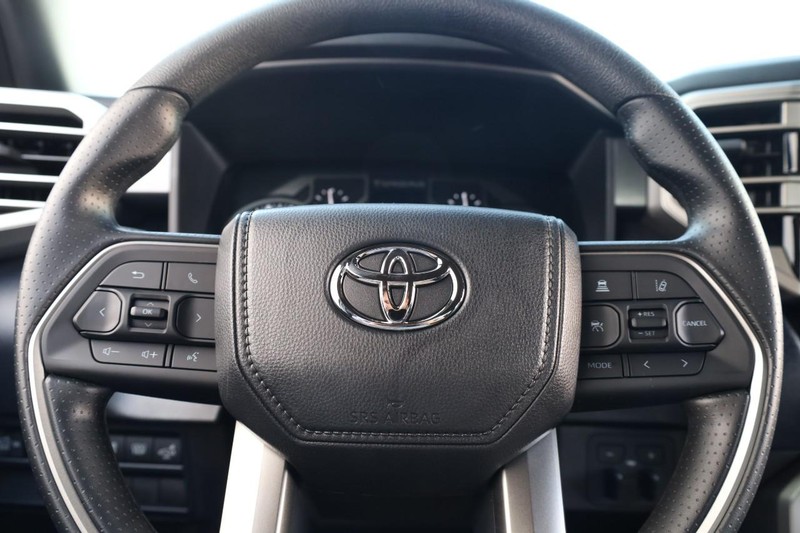 Toyota Tundra 4WD Vehicle Image 09